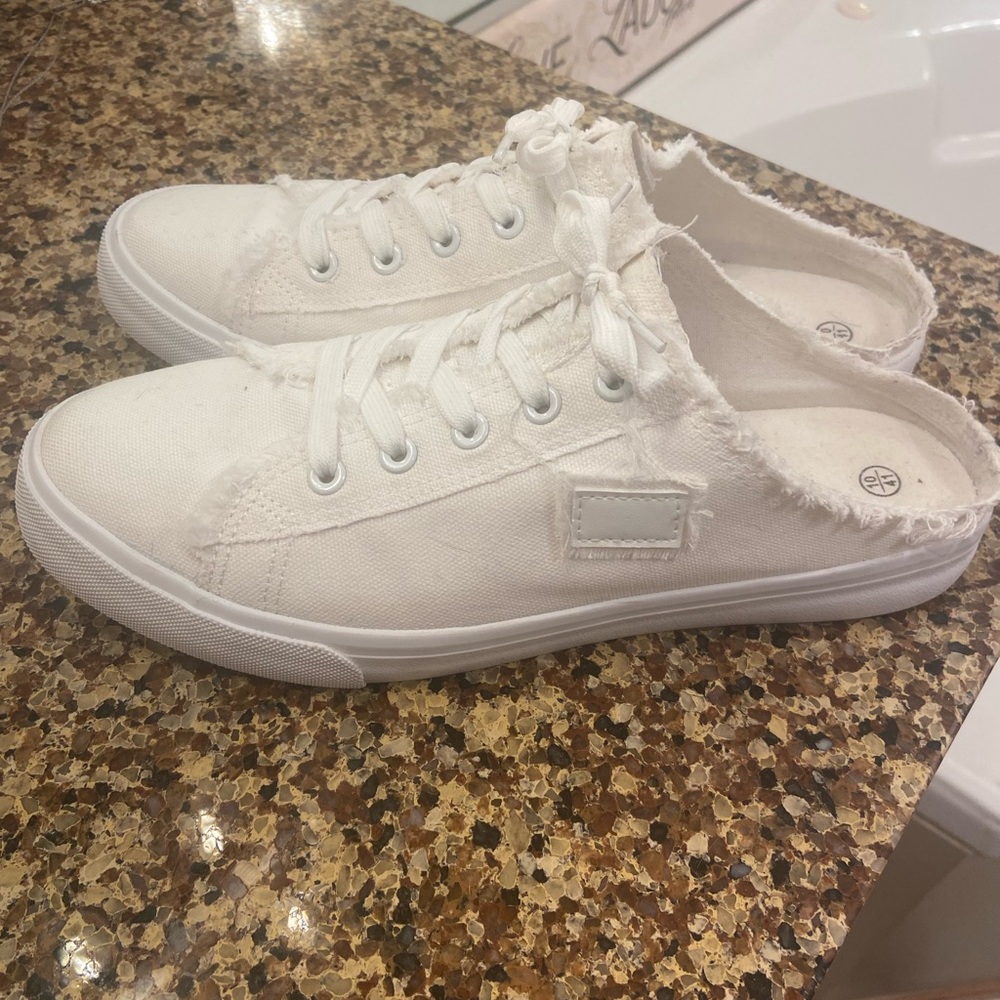 Amazon Women's White Frayed Canvas Sneakers